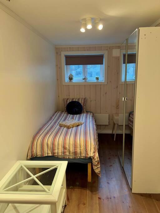 Tjodalyng - Ved Viksfjord - Sokkelleilighet Larvik Esterno foto