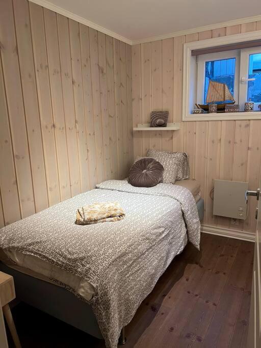 Tjodalyng - Ved Viksfjord - Sokkelleilighet Larvik Esterno foto